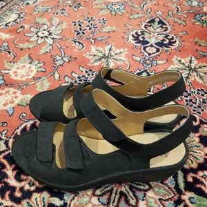 Clark's Collection comfy platform sandal